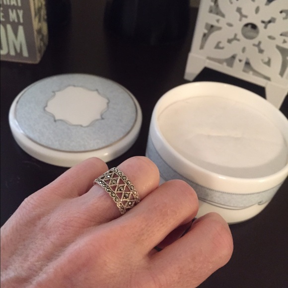 Sterling silver marcasite ring size 7