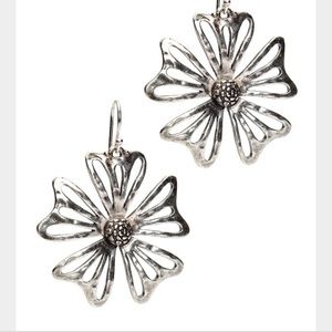 ⭐️MOVING SALE⭐️Lucky Brand Flower Earrings, Never