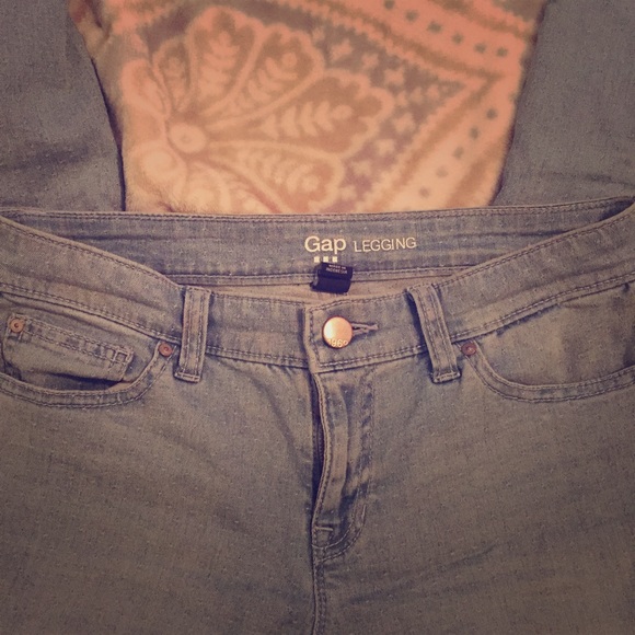GAP patterned legging