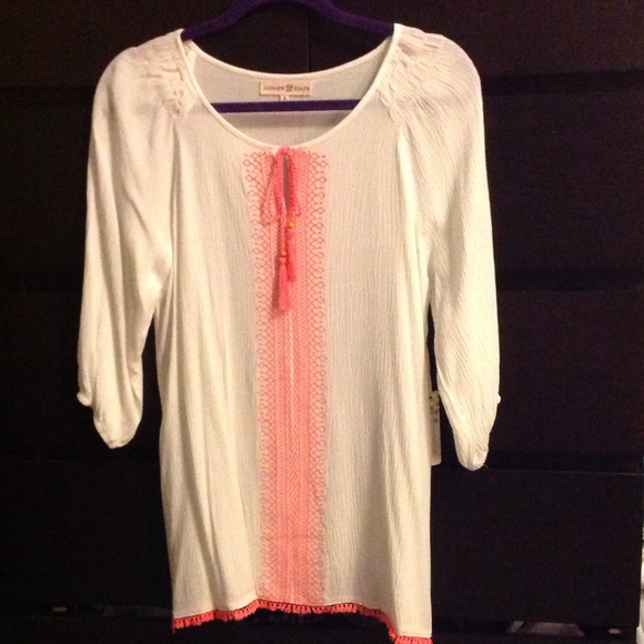 Altar'd State off white Bohemian Top