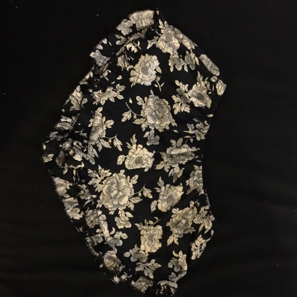 Brandy shorts - Picture 2 of 4