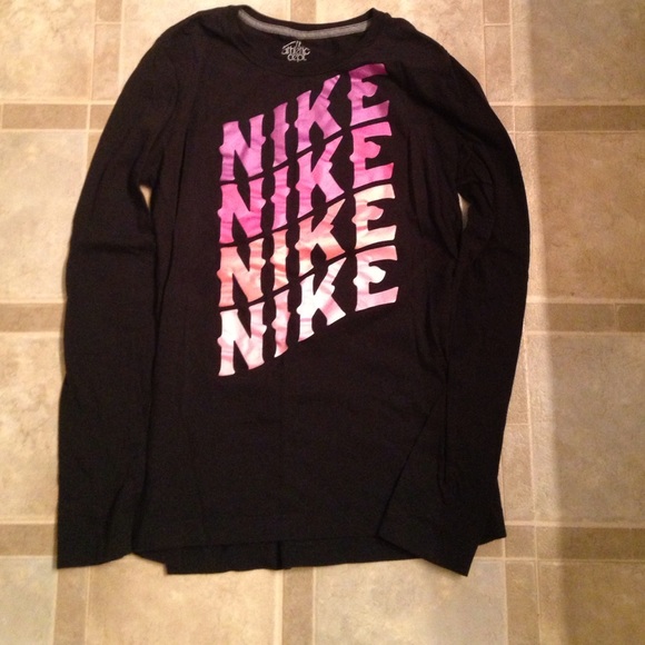Women's Nike long sleeve shirt size medium