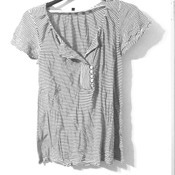 Striped t shirt from the gap! Cute button detail!