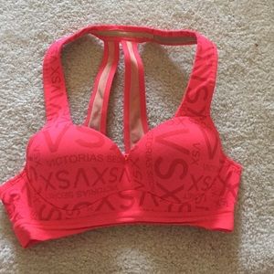 32A Victoria's Secret bombshell sportsbra.