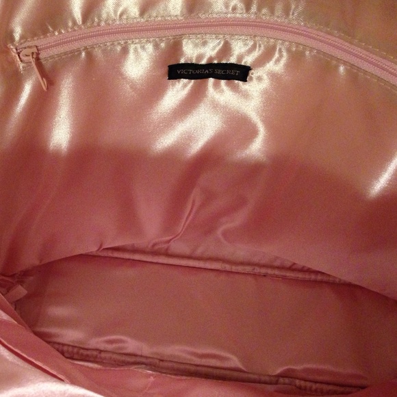 Victoria’s Secret bag - Picture 3 of 3