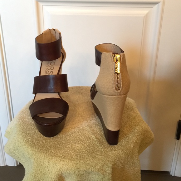 Michael Kors Shoes - SUMMER SALE❣NWOT-Michael Kors Wedge Sandals💛