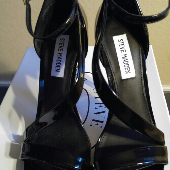 Steve Madden Martyne black patent