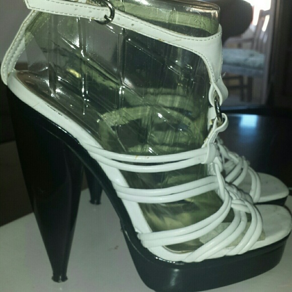 White exotic heel strappy shoes - Picture 3 of 4