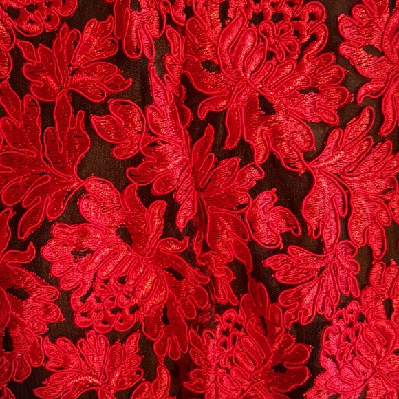 Worn once red and black skirt - Picture 2 of 2