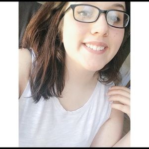 Meet your Posher, Leah