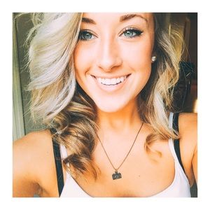 Meet your Posher, Mackenzie