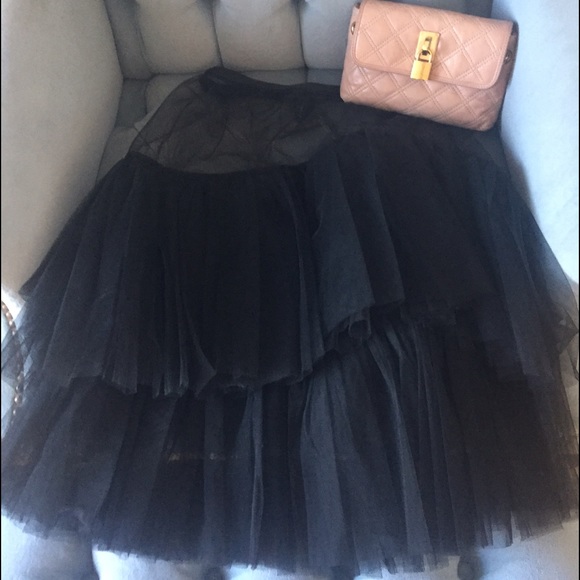 BCBG Tulle Midi Skirt. Size XS - Picture 2 of 3