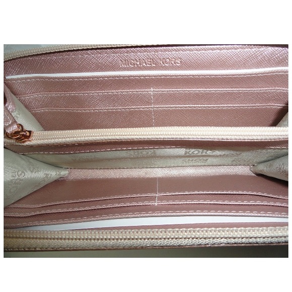 MichaelKors2PaleGoldMirrorMetallicLargeCoin Wallet - Picture 3 of 4