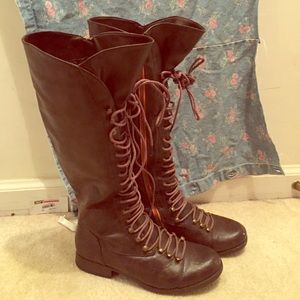 Knee high fall boots.