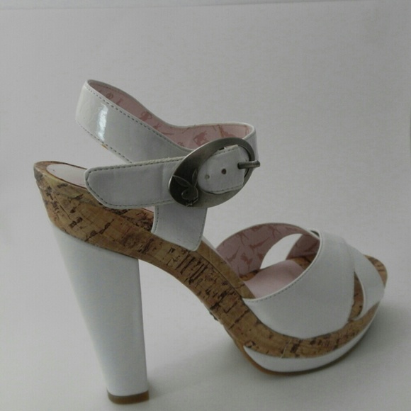 White Wedge heels - Picture 4 of 4