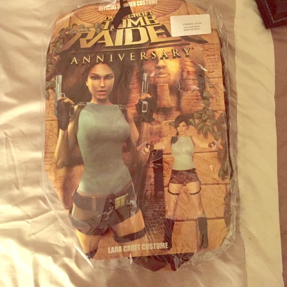 Lara Croft Tomb Raider costume