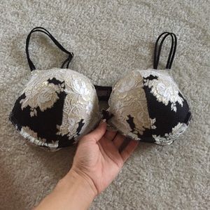 34B VS bra