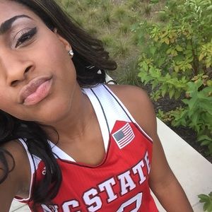 Meet your Posher, Dominique