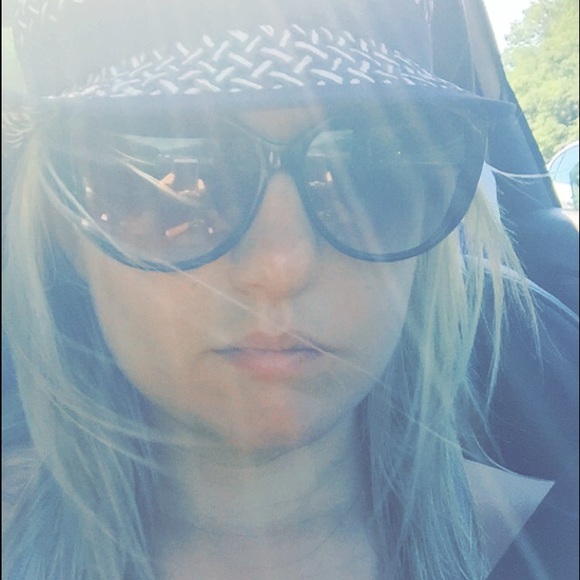 Meet your Posher, Alyssa