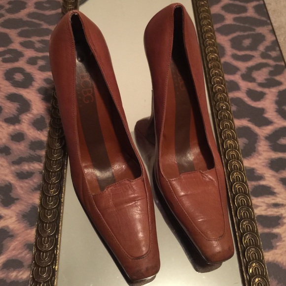 BCBG MaxAzria caramel loafer heels. Size 5.5