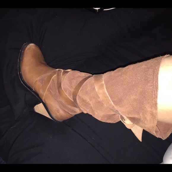 Report boots.