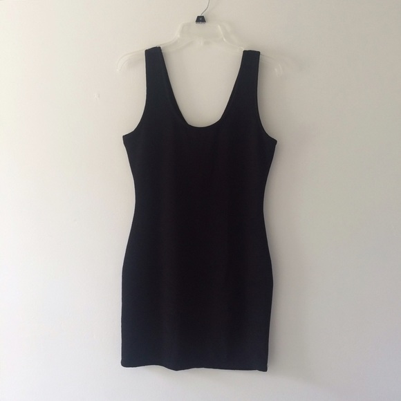 Black bodycon dress