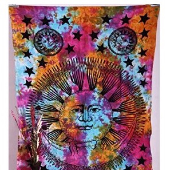 Wall Tapestry - Picture 2 of 3