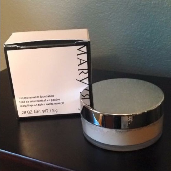 Mary Kay mineral powder foundation ivory 2