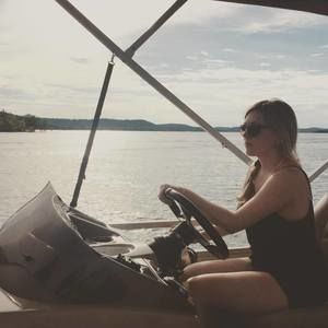 Meet your Posher, Courtney