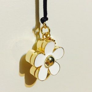 Marc Jacobs Daisy Solid Perfume Necklace w/ Pouch