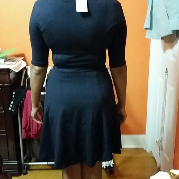 Black - Picture 4 of 4