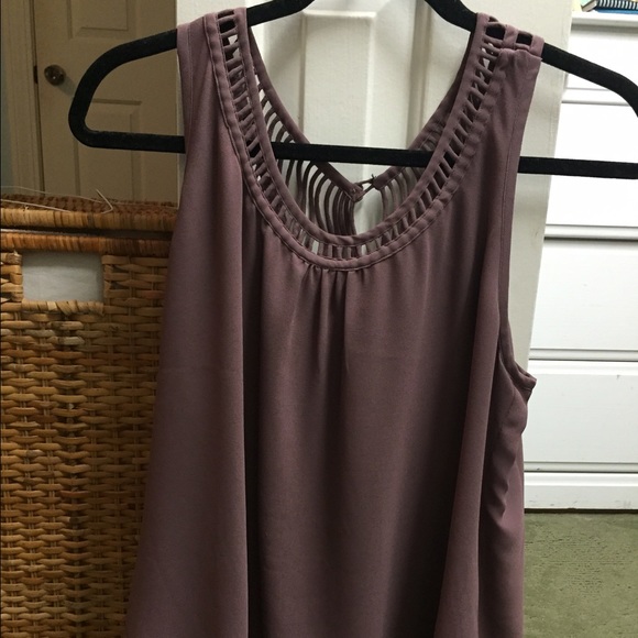 Grey-purple tank with a designed open back