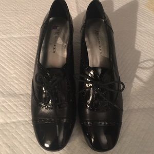 ANNE KLEIN Low Laced Heels