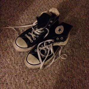 Black high top allstar converse