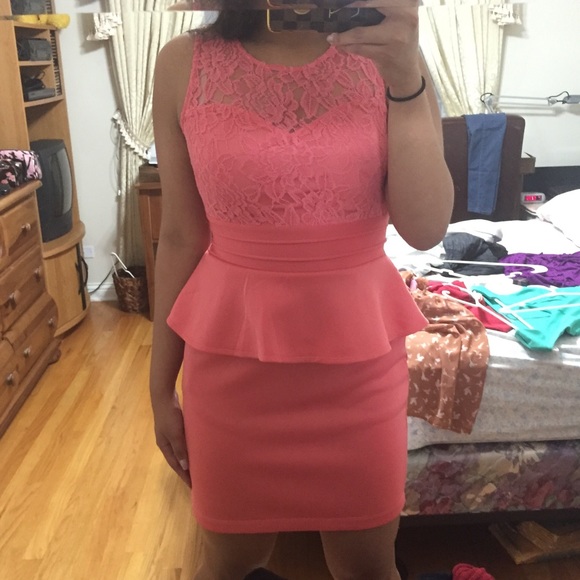 Dress - Picture 4 of 4