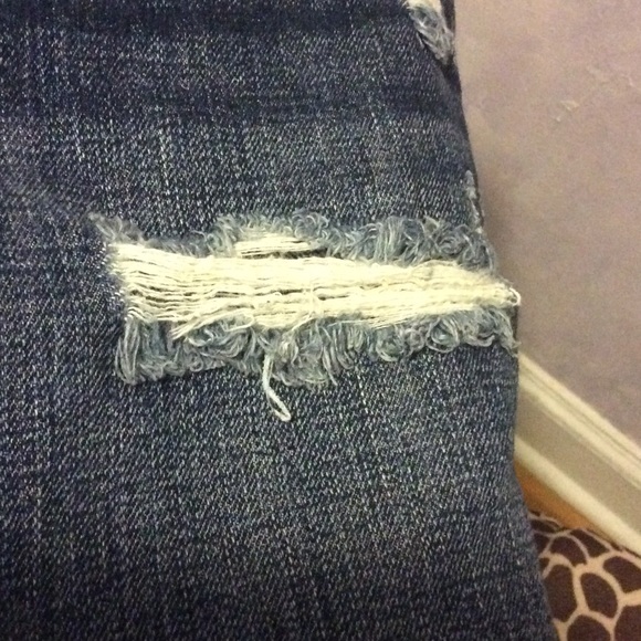 LONG RIPPED SHORTS. - Picture 3 of 3