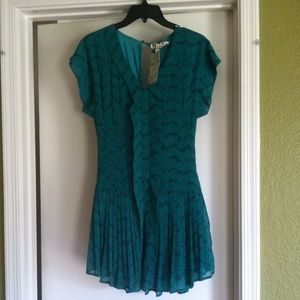 Chelsea & Violet green dress NWT sz XS