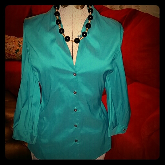 **Flash Sale**Beautiful aqua blue Talbots blouse