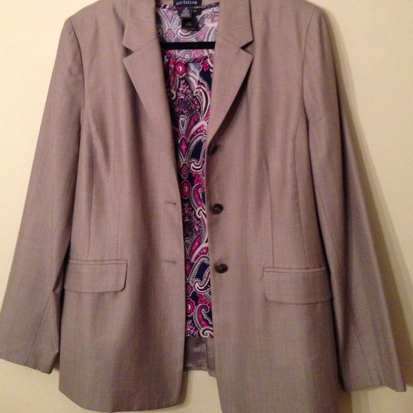 SALE🎈$18 Ann Taylor Blazer