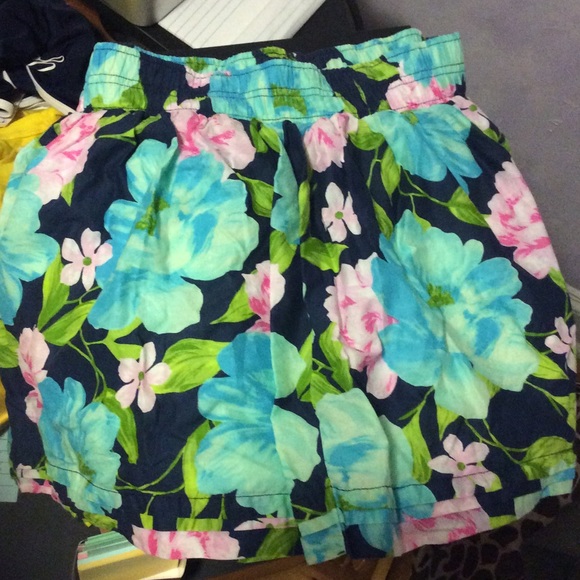 FLORAL SKIRT.