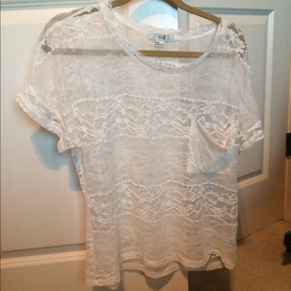 Lace white shirt - Picture 1 of 2