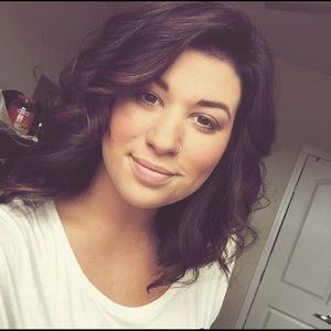 Meet your Posher, Michaela