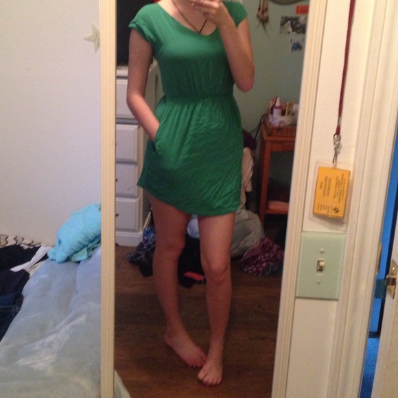 Green dress with pockets