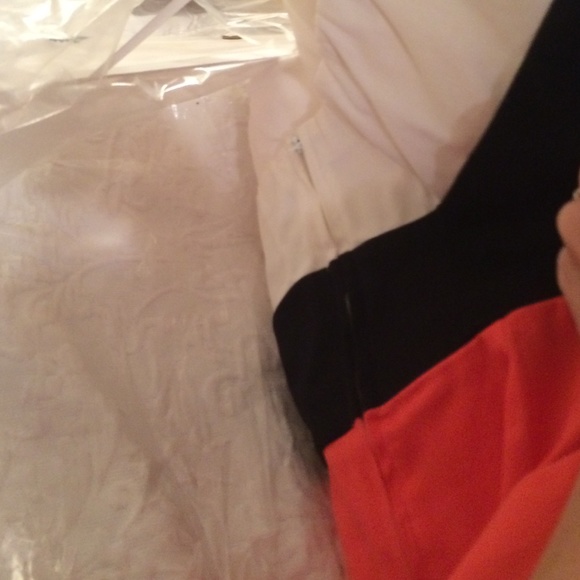 great condition-has been dry cleaned - Picture 4 of 4