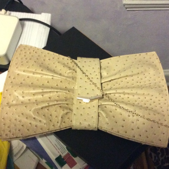 BOW CLUTCH.