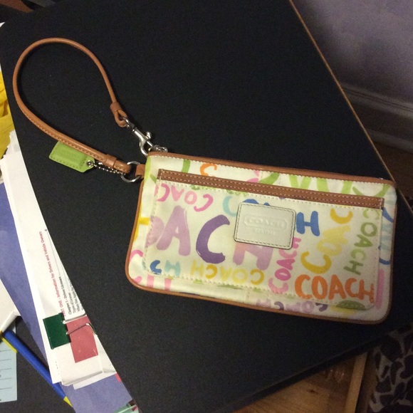 AUTHENTIC COACH WRISTLET.