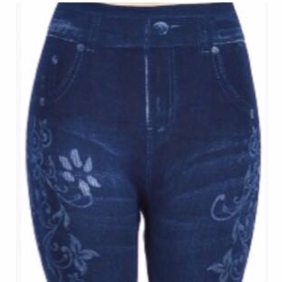 💥HOST PICK 9/14💥MORE CUTE FLOWER JEGGINGS! - Picture 2 of 3