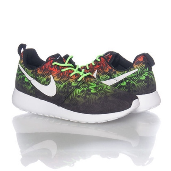 ❗️LIMITED TIME SALE❗️NIKE ROSHE RUN(GS)