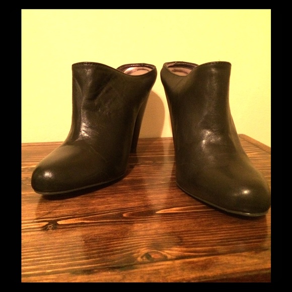Gap Shoes Size 9