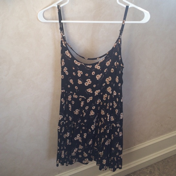 [TRADED] Brandy Melville Black Sunflower Jada